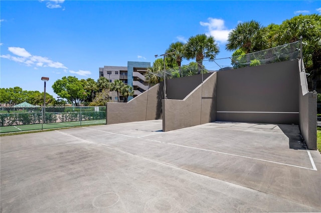 900 Colony Point Cir Unit 523, Pembroke Pines, FL 33026 - view of tennis court with fence