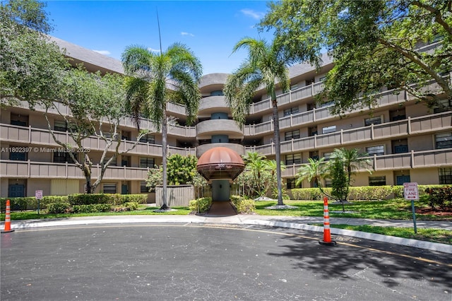 900 Colony Point Cir Unit 523, Pembroke Pines, FL 33026 - view of apartment building / complex