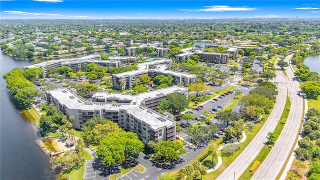900 Colony Point Cir Unit 523, Pembroke Pines, FL 33026 - aerial view of a nearby body of water and apartment complex / building