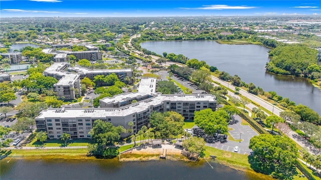 900 Colony Point Cir Unit 523, Pembroke Pines, FL 33026 - aerial overview of property's location featuring a large body of water and apartment complex / building