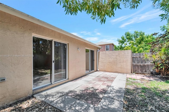 6077 Azalea Cir, West Palm Beach, FL 33415 - view of patio / terrace