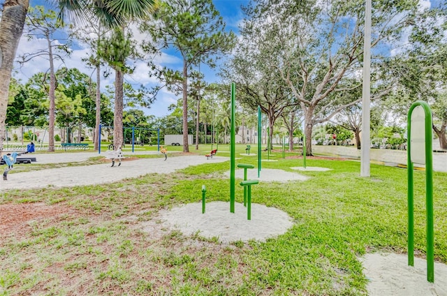 6077 Azalea Cir, West Palm Beach, FL 33415 - view of green lawn