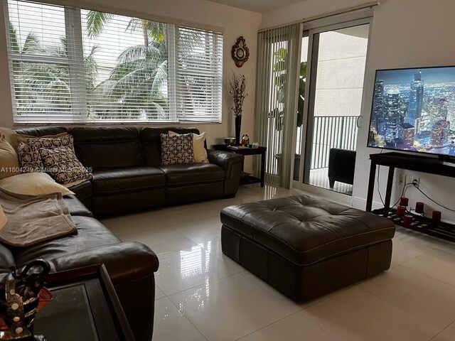 19900 E Country Club Dr Unit 218, Aventura, FL 33180 - photo 3