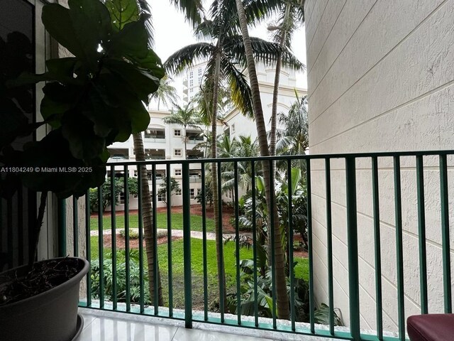 19900 E Country Club Dr Unit 218, Aventura, FL 33180 - photo 4