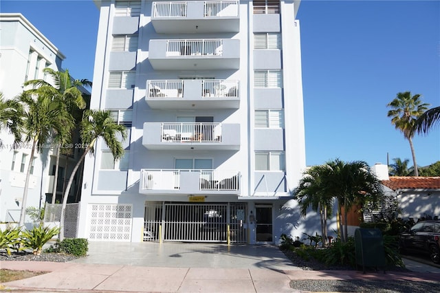 947 Lenox Ave Unit 504, Miami Beach, FL 33139 - view of apartment building / complex with driveway