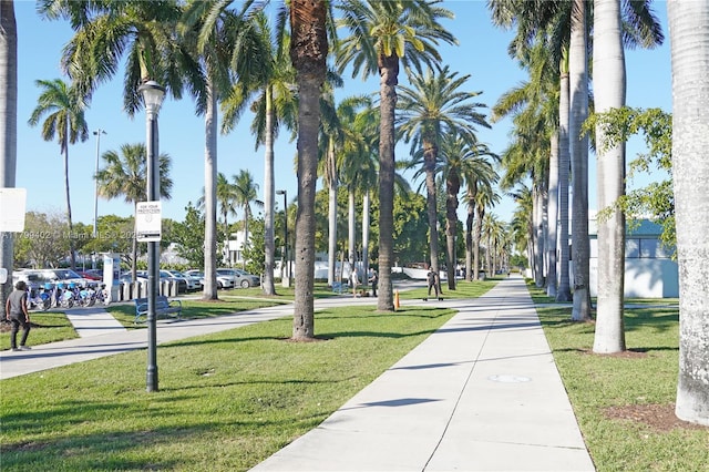 947 Lenox Ave Unit 504, Miami Beach, FL 33139 - view of home's community featuring a lawn