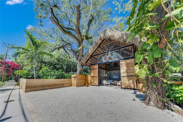 1000 NW 9th Ct, Miami, FL 33136 - view of side of property with fence