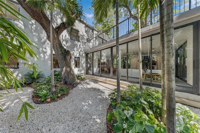 1000 NW 9th Ct, Miami, FL 33136 - exterior space featuring a patio
