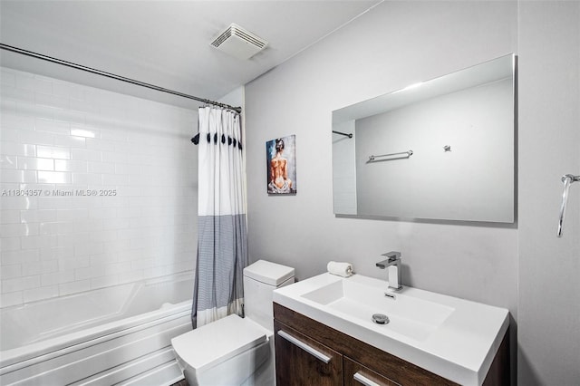 690 SW 1st Ct Unit Phi26, Miami, FL 33130 - bathroom featuring toilet, shower / bath combination with curtain, and vanity