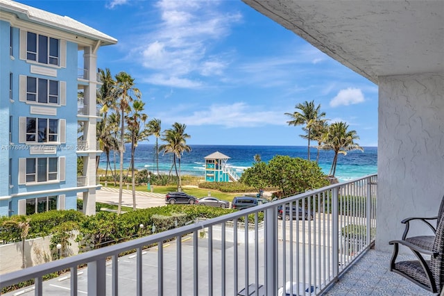 800 SE 20th Ave Unit 303, Deerfield Beach, FL 33441 - balcony featuring view of water and beach