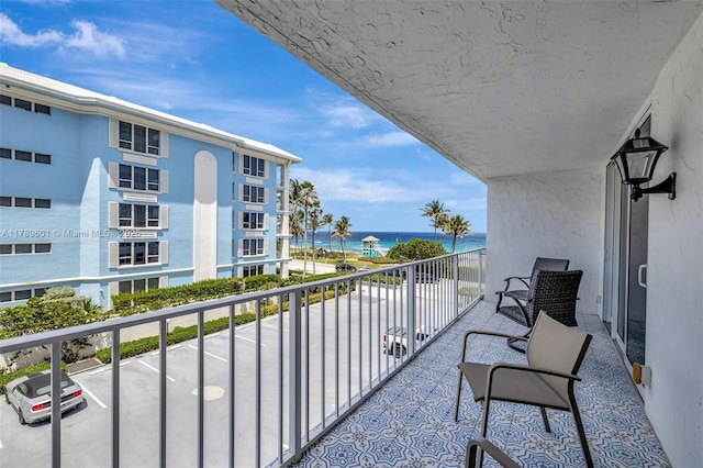 800 SE 20th Ave Unit 303, Deerfield Beach, FL 33441 - balcony featuring a water view