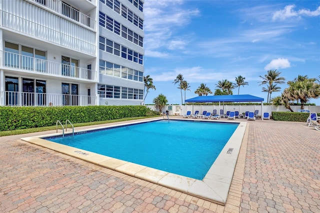 800 SE 20th Ave Unit 303, Deerfield Beach, FL 33441 - community pool featuring fence and a patio
