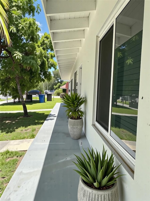 16204 NE 18th Ct, North Miami Beach, FL 33162 - view of patio