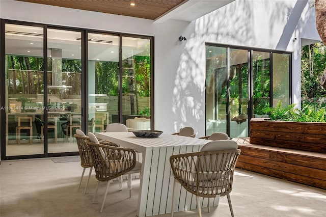 2805 Freeman St, Miami, FL 33133 - view of sunroom / solarium
