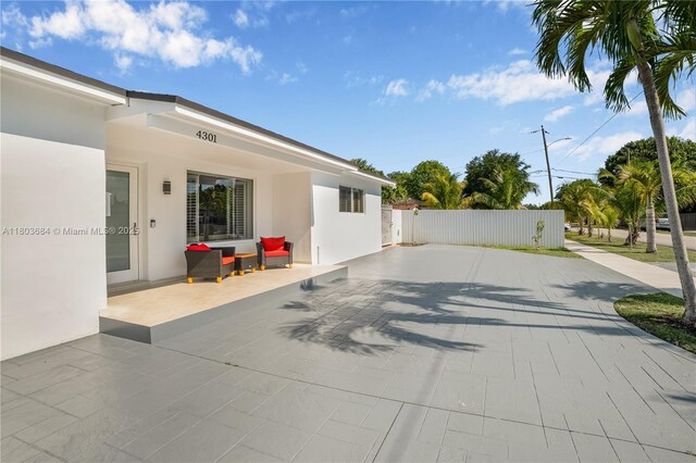 4301 SW 85th Ave, Miami, FL 33155 - view of patio / terrace with fence