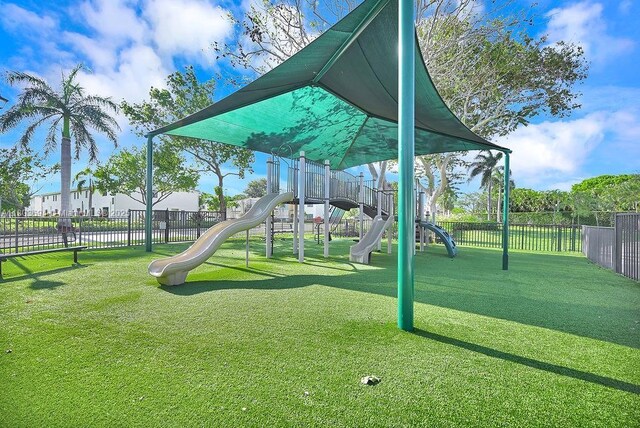 357 NE 194th Ter, Miami, FL 33179 - photo 19