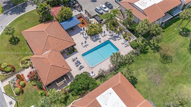 bird's eye view of a pool area