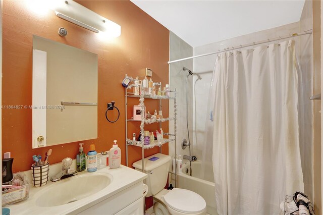 13504 SW 68th Ter, Miami, FL 33183 - full bathroom featuring shower / bathtub combination with curtain, toilet, and vanity
