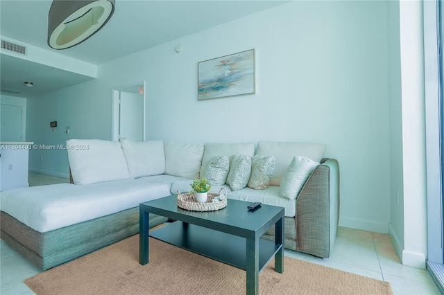 90 SW 3rd St Unit 1401, Miami, FL 33130 - living room featuring baseboards and light tile patterned floors