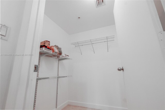 90 SW 3rd St Unit 1401, Miami, FL 33130 - view of walk in closet