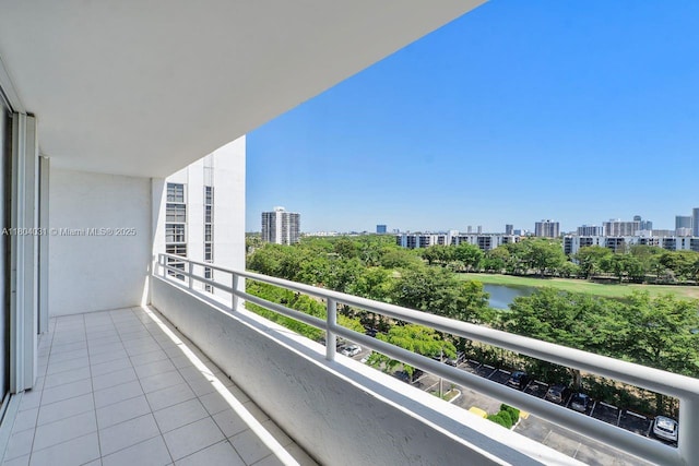20355 NE 34th Ct Unit 929, Aventura, FL 33180 - balcony featuring a view of city and a water view