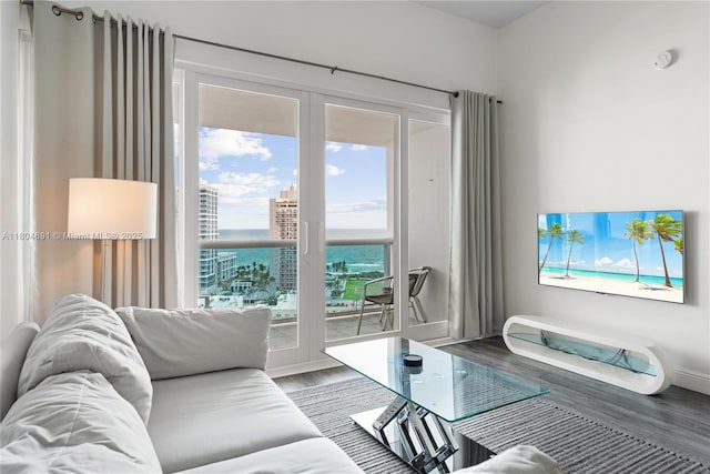 6770 Indian Creek Dr Unit Tsa1, Miami Beach, FL 33141 - living room with wood finished floors and baseboards