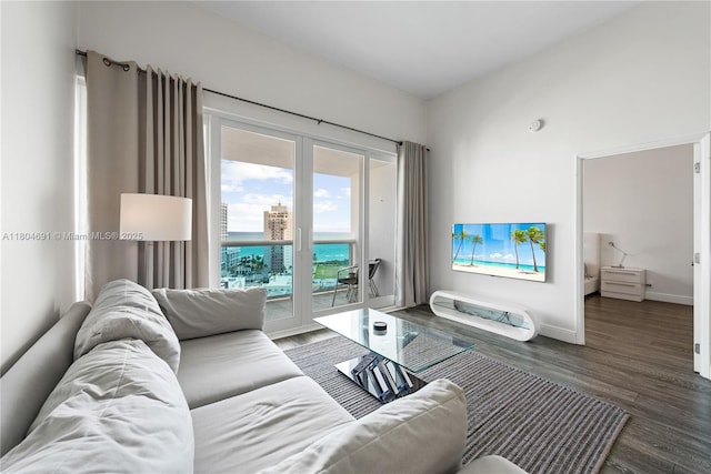 6770 Indian Creek Dr Unit Tsa1, Miami Beach, FL 33141 - living area with wood finished floors and baseboards