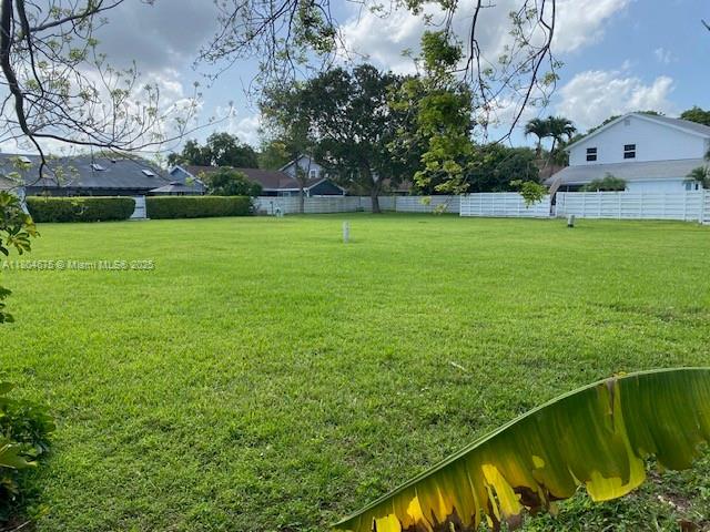 14953 SW 143rd Ct, Miami, FL 33186 - view of yard