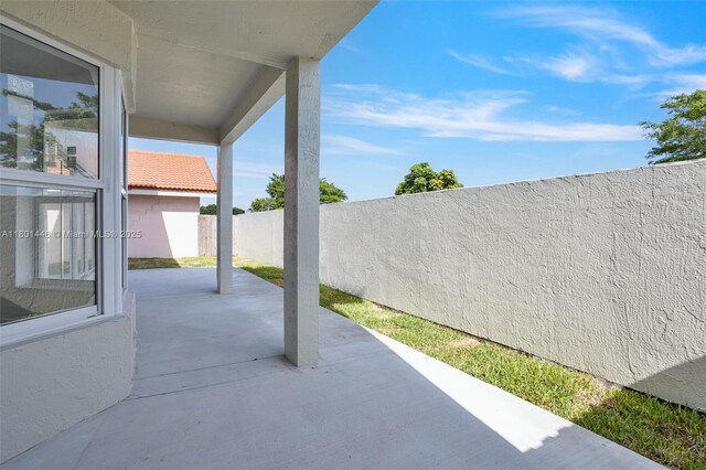 8501 NW 191st St, Hialeah, FL 33015 - view of patio / terrace
