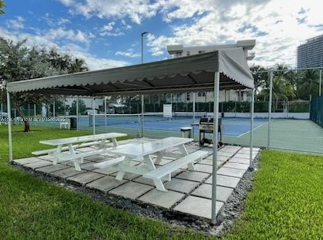 16565 NE 26th Ave Unit 2B, North Miami Beach, FL 33160 - view of home's community with a tennis court