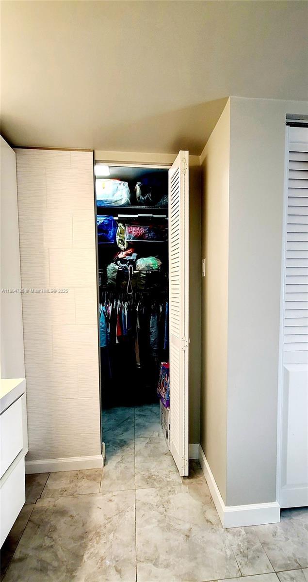 16565 NE 26th Ave Unit 2B, North Miami Beach, FL 33160 - view of closet