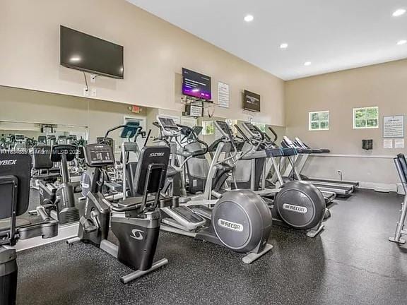 2250 NE 42nd Cir, Homestead, FL 33033 - exercise room featuring recessed lighting