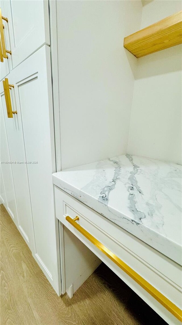 13000 SW 69th Ct, Pinecrest, FL 33156 - detailed view of carpet floors