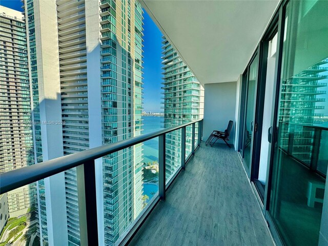 501 NE 31st St Unit 2903, Miami, FL 33137 - balcony featuring a water view and a city view