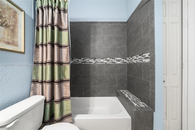 3324 Miller Ave, Lake Placid, FL 33852 - full bathroom featuring toilet, shower / bathtub combination with curtain, and a closet