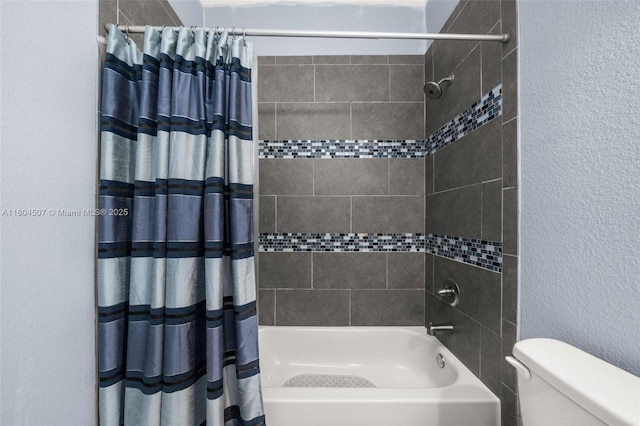 3324 Miller Ave, Lake Placid, FL 33852 - full bath featuring a textured wall, shower / bath combination with curtain, and toilet
