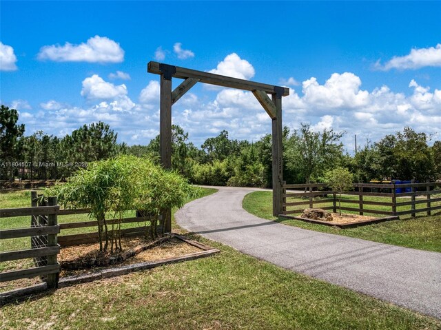 3324 Miller Ave, Lake Placid, FL 33852 - view of home's community with asphalt driveway