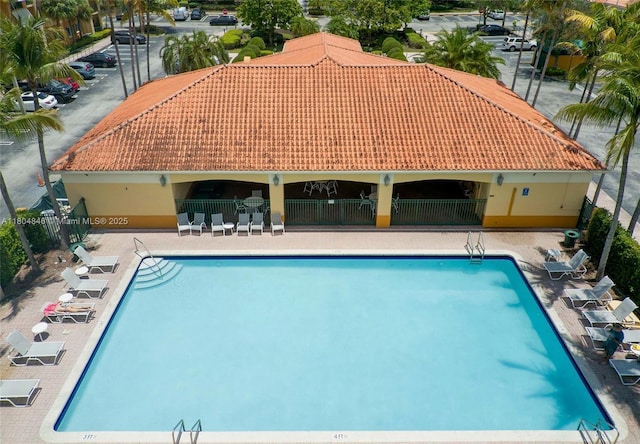 7330 NW 114th Ave Unit 304-5, Doral, FL 33178 - community pool with a patio