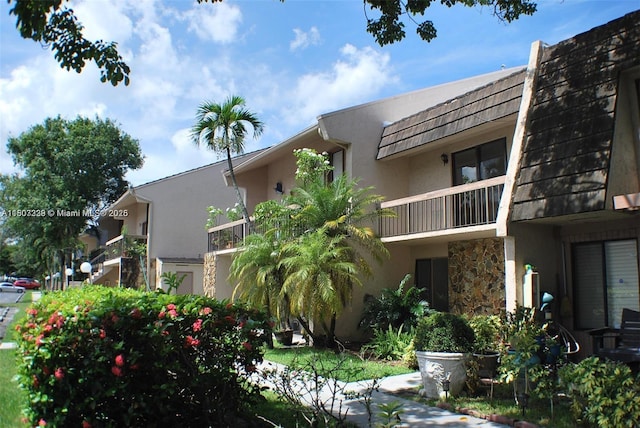 611 N University Dr Unit 3, Plantation, FL 33324 - view of building exterior