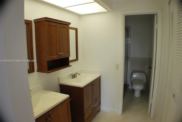 611 N University Dr Unit 3, Plantation, FL 33324 - full bath featuring tile patterned flooring, two vanities, and toilet