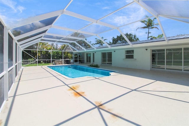 17640 SW 84th Ct, Palmetto Bay, FL 33157 - swimming pool featuring a patio and a lanai