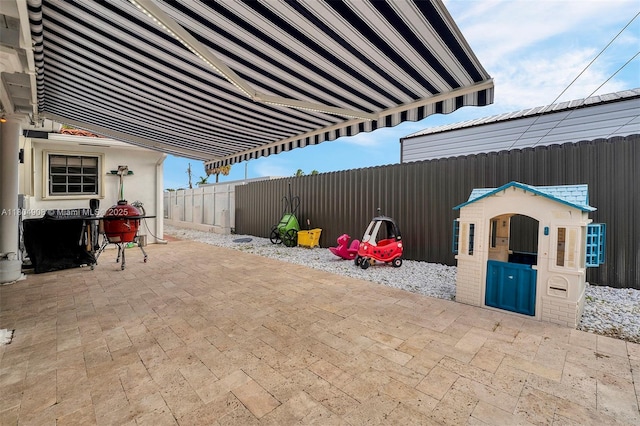 10350 SW 30th St, Miami, FL 33165 - view of patio featuring a fenced backyard