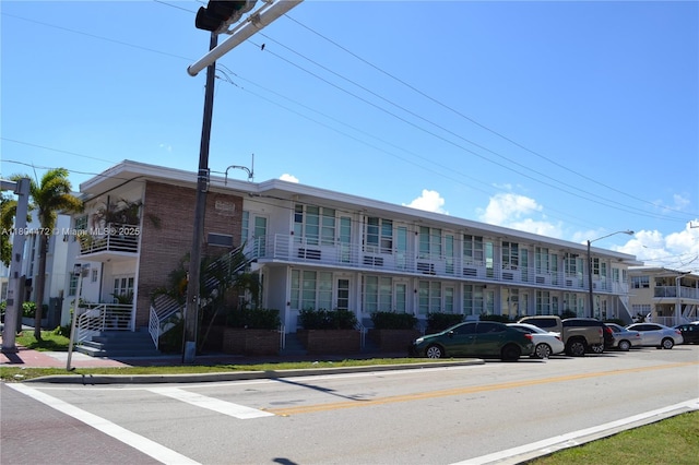 300 74th St Unit 10, Miami Beach, FL 33141 - view of building exterior