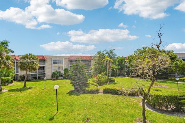 3774 Inverrary Blvd Unit 203P, Lauderhill, FL 33319 - surrounding community with a yard