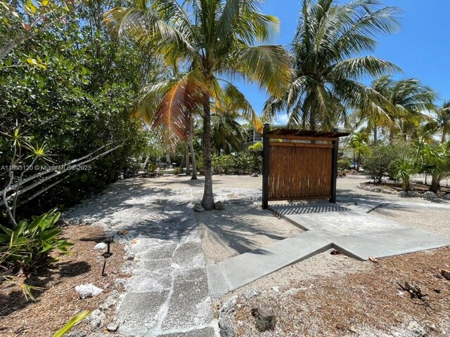 140 Gardenia St, Plantation Key, FL 33070