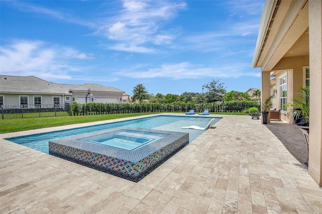 5474 S Sterling Ranch Cir, Davie, FL 33314 - view of swimming pool featuring an in-ground hot tub and a patio area