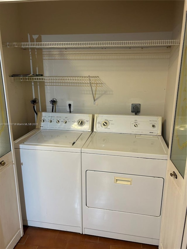 8631 Bridle Path Ct, Davie, FL 33328 - laundry area with independent washer and dryer