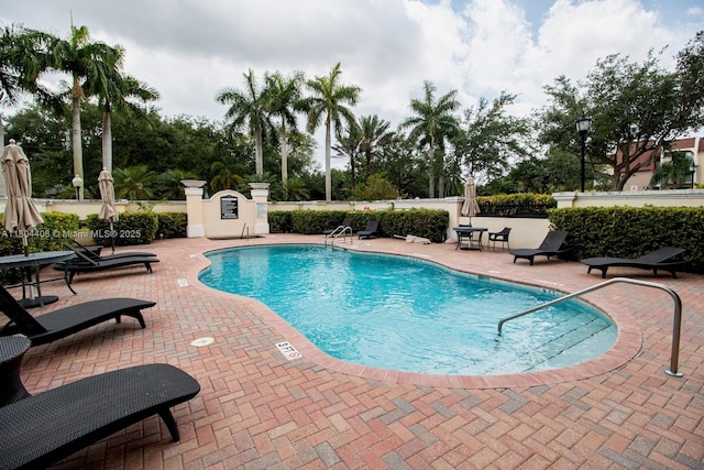 9021 SW 94th St Unit 306, Miami, FL 33176 - community pool with a patio area
