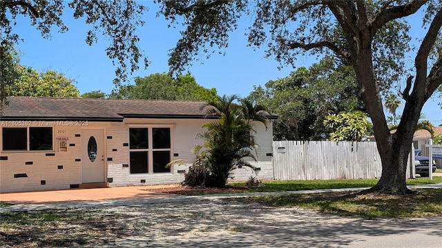 3601 N 72nd Ave, Hollywood, FL 33024 - view of front facade featuring crawl space and roof with shingles