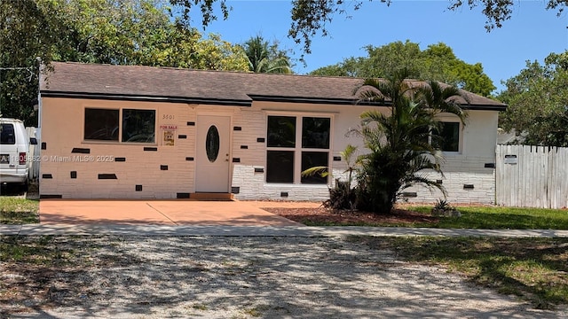 3601 N 72nd Ave, Hollywood, FL 33024 - view of front of property featuring crawl space